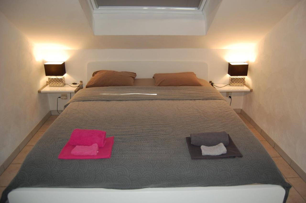 Appartement Fleurs Des Champs - Esc'Appart โรชฟอร์ ภายนอก รูปภาพ